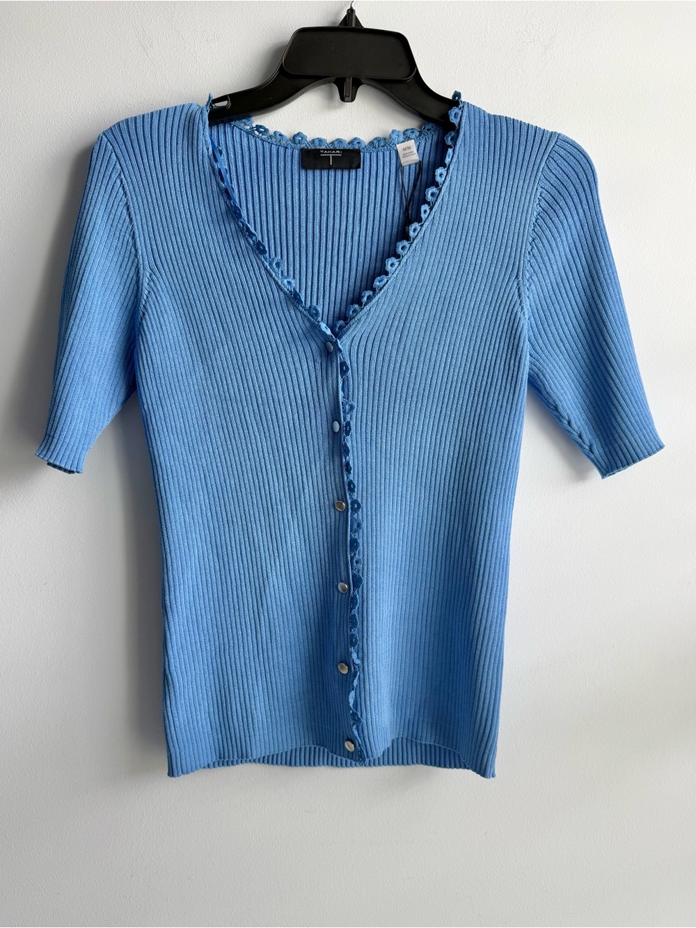 T Tahari Women’s Spring Blue Rib Knit Button Front Sweater Top Size Medium